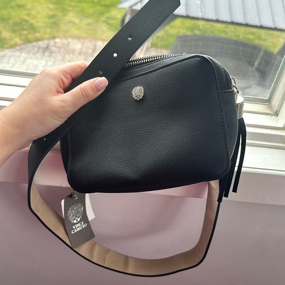 Vince Camuto Belt Nag